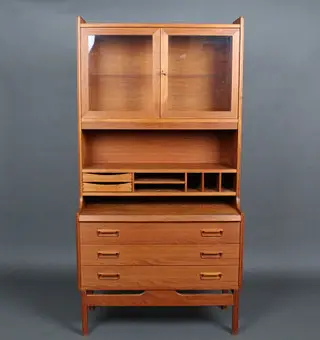 P. WESTERGAARD MØBELFABRIK. Bookcase / secretary with Curio-Top, teak. Denmark, 1960s.