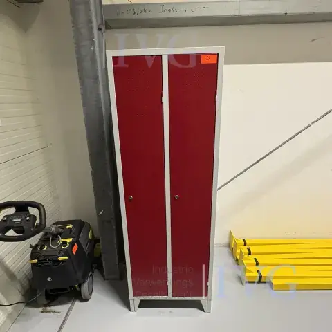 Casier métallique (gris/rouge)