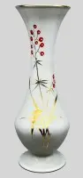 Hoge vaas op voet "Höhr" Grenzhausen, floraal decor met vlinder, h 34 cm, handbeschilderd