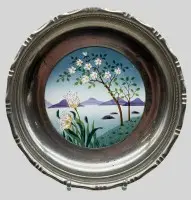 Schaal met beschilderde bodem, vernikkelde galerijrand, h 4 cm, d 24 cm