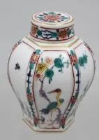 Teedose, China, feine Bemalung, gemarkt, ca. H-11cm