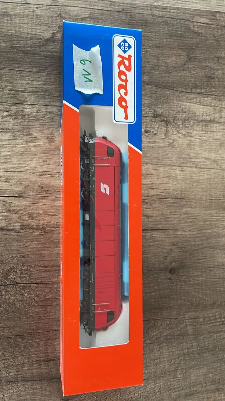 Dieselová lokomotiva (Roco)