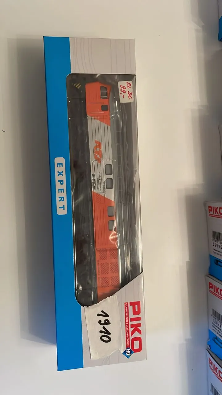 Locomotive diesel (PIKO)