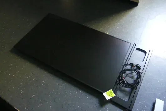Moniteur avec support