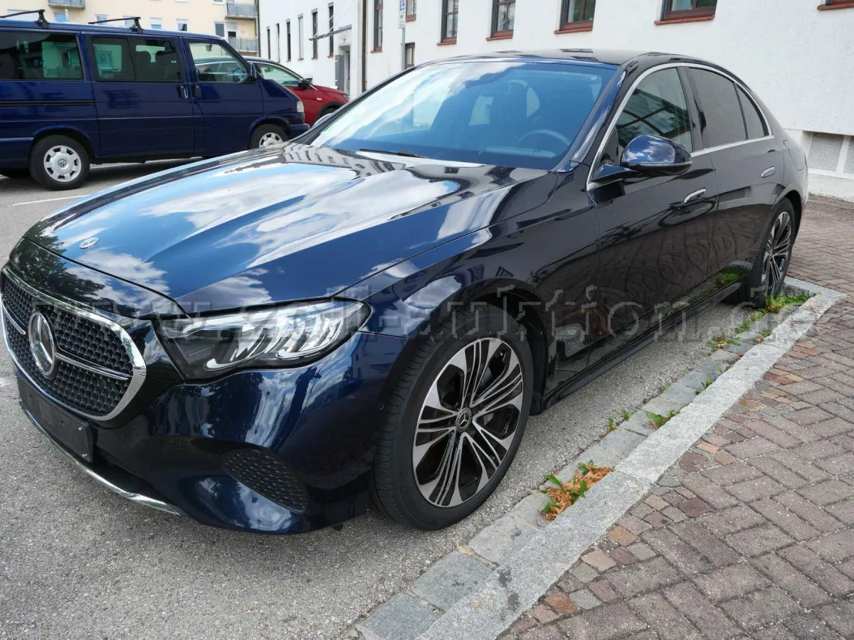 1 Mercedes-Benz E 300 de Avantgarde Advanced