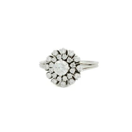 Bague entourage diamant