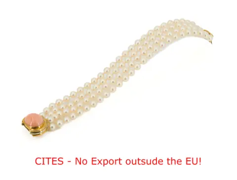 Parelsnoer armband met sluiting van koraal en diamanten