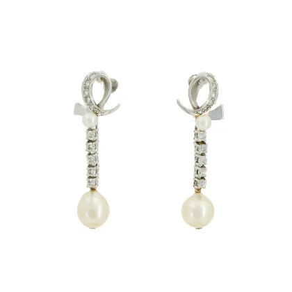 Boucles d'oreilles en perles et diamants