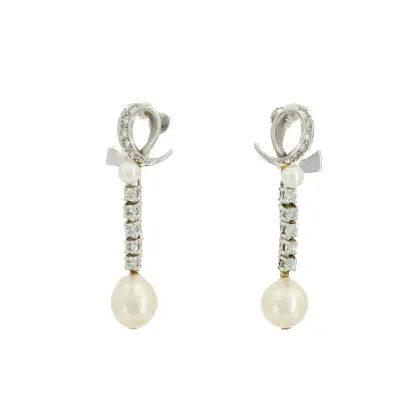 Parel en diamant oorbellen