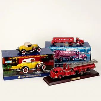 Три модели автомобилей Franklin Mint: Chevy, автоцистерна и пожарная машина с лестницей (3).