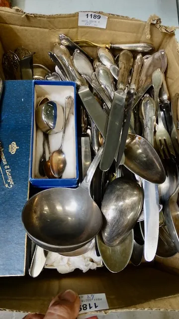 1 lot of assorted cutlery