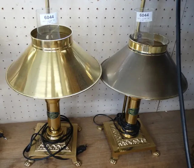 2 table lamps