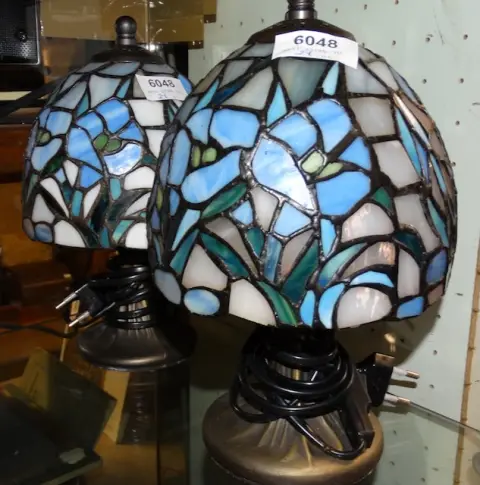 2 table lamps Tiffany style