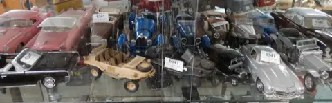 1 partia modeli samochodów