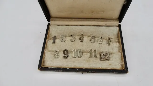 1 antique set of table or glass markers