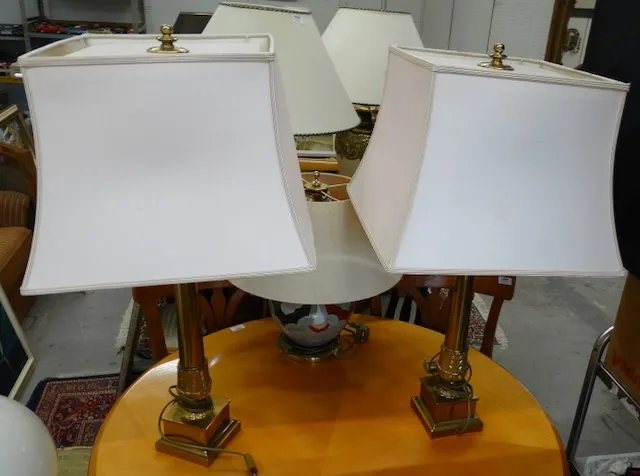 2 table lamps