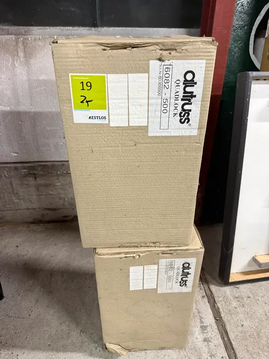 2x Alutruss Quadlock 6082