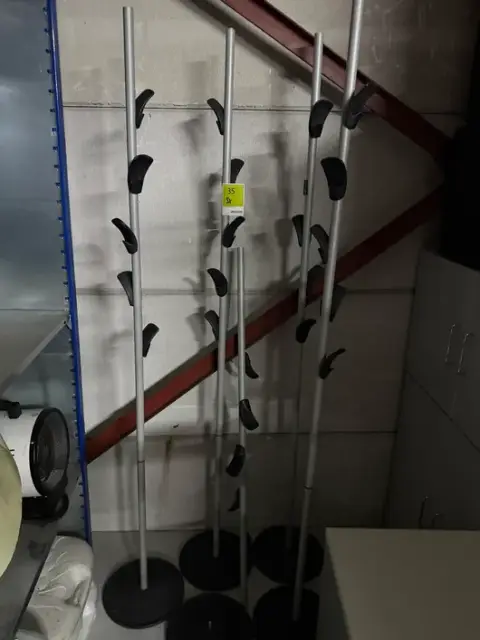 5x portemanteaux sur pied