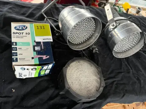 REV Spot 10 et projecteurs LED