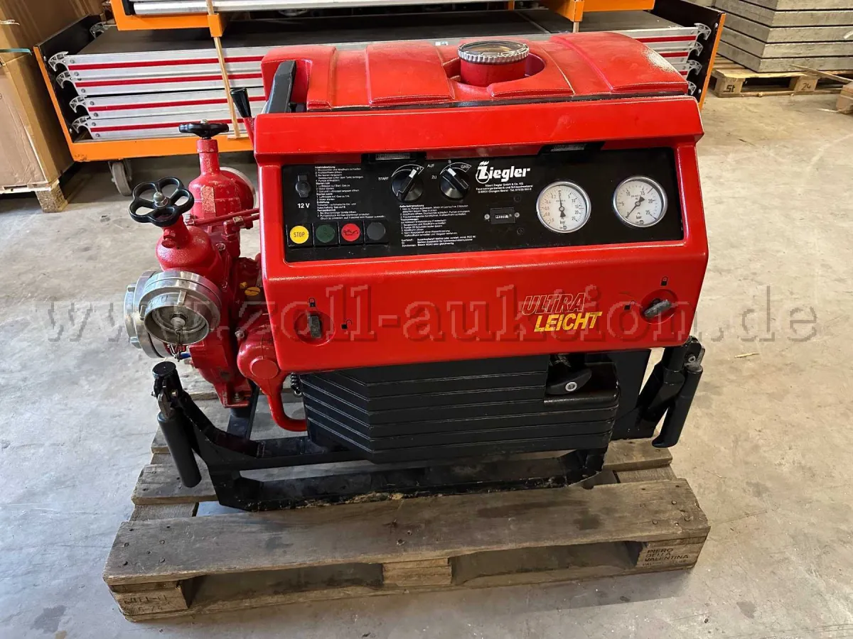 1 台 Ziegler TS 8/8 便携式水泵