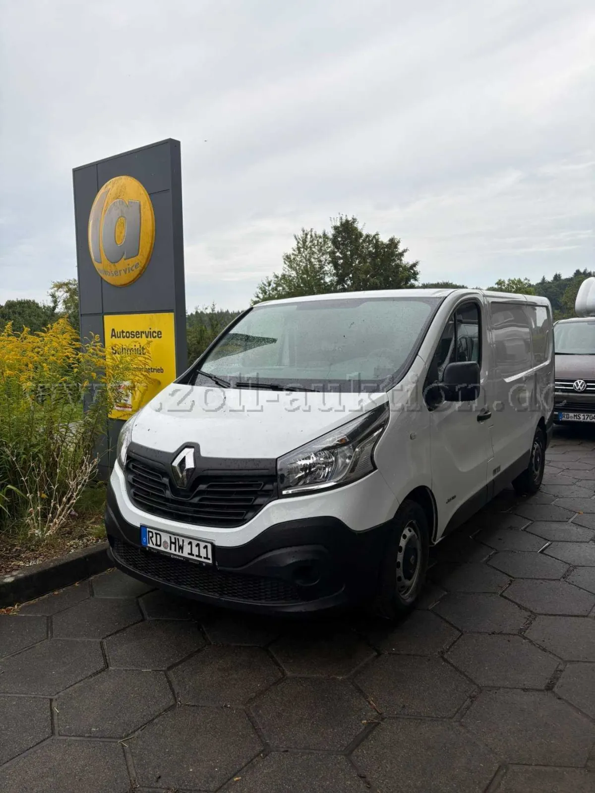 1 RENAULT TRAFIC (bývalé služební vozidlo)