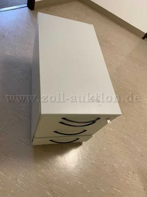16 mobilních kontejnerů König+Neurath
