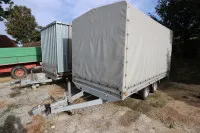 1 Tandemachsanhänger (Pritsche-Plane) Fabr. Saris - Stedele