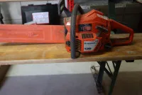 1 motorzaag merk Husqvarna