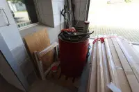 1 200 Liter Fass mit Elektropumpe sowie Inhalt an ca. 150L Diesel
