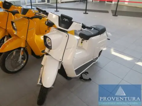 Elektrický skútr SCHWALBE L1e