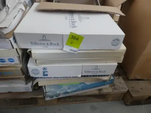 Lot of toilet seats from well-known brands