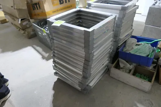 19x stacking frames