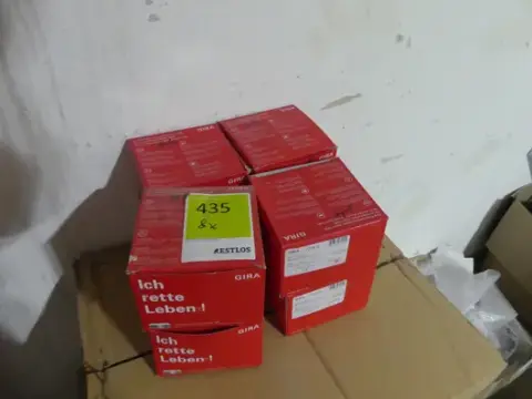 8 Gira smoke detectors