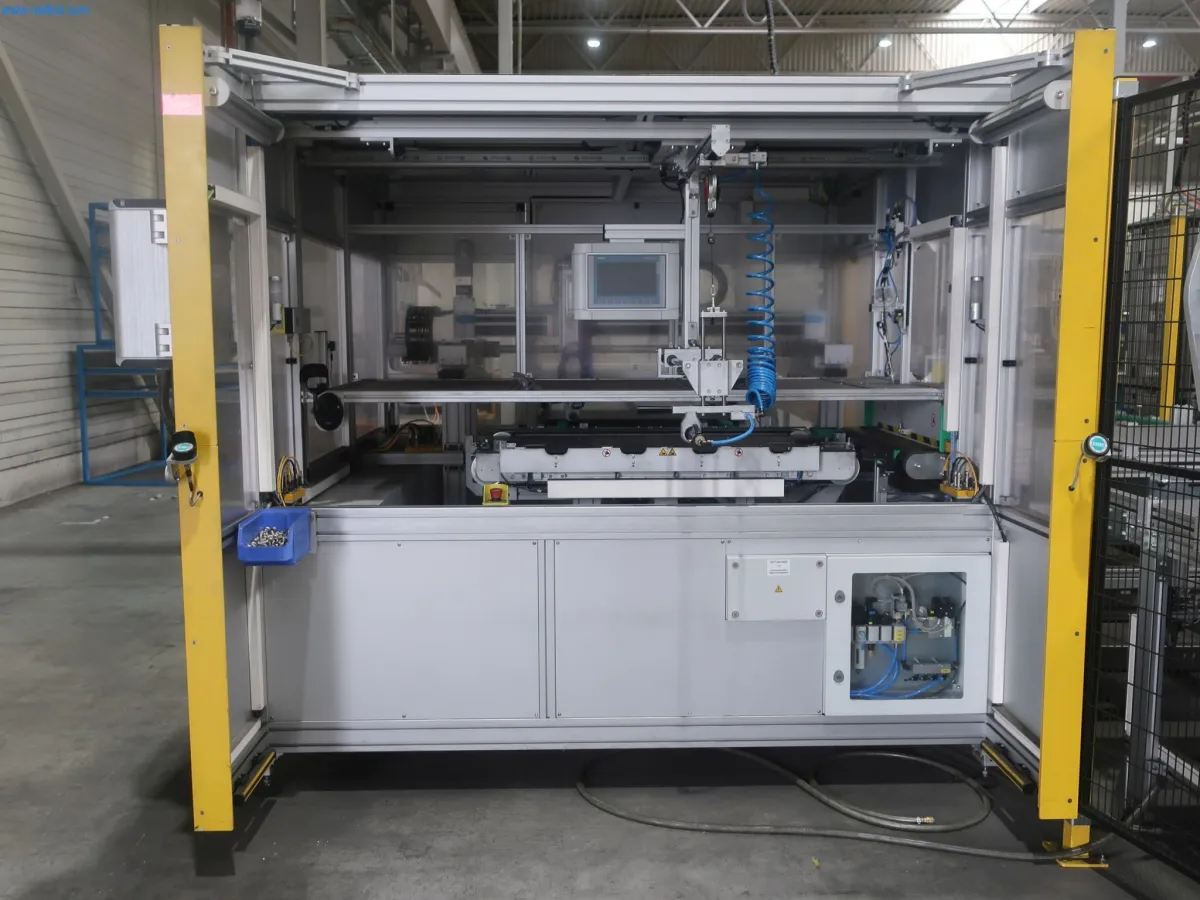Nabewerkingsstation voor montage van draadinserts (cel 60) Henkel + Roth