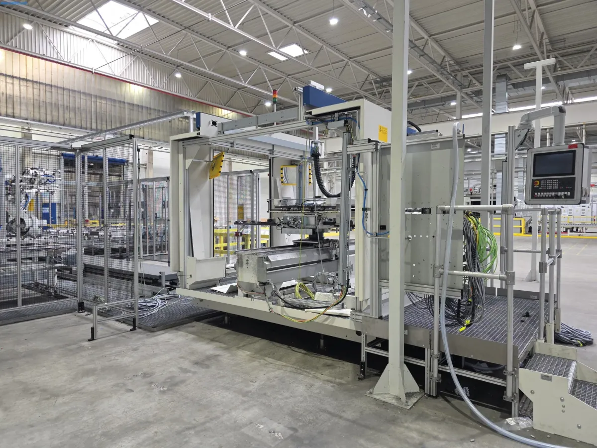 Automatiseringsinrichting (werkstuktransport linkerkant, dubbele bewerking/dubbele belading)