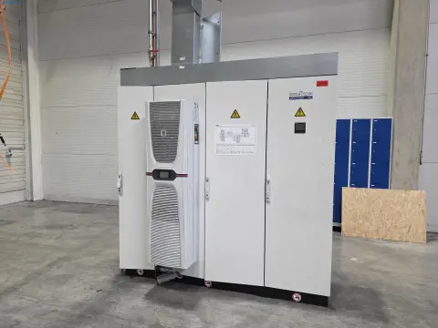 Armoire électrique avec refroidisseur d'armoire électrique comme donneur de pièces Rittal VX Y125.533