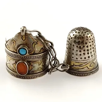 TURKMEN RING with thimble "Kökenli Yüzük" - Central Asia, probably Afghanistan, 19th/early 20th century.