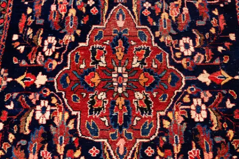 Rug, Sarough, Persia, 1st half 20th c., approx. 410x140 cm.