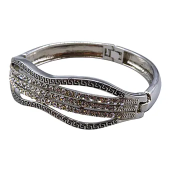 ARMBÅND MED SMÅ ÆDELSTEN.