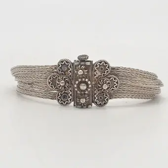 Серебряный браслет, цветочный декор, плетение из проволоки, проверено 925, четыре плетёные цепочки, застёжка-штекер, начало 20 века.