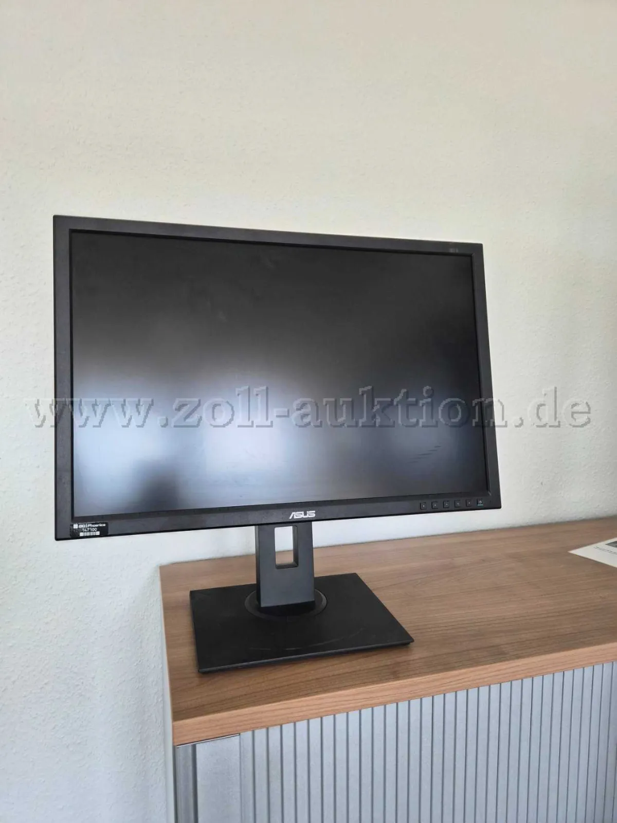 8 moniteurs ASUS noirs, 24 pouces, version n° BE24AQLBH