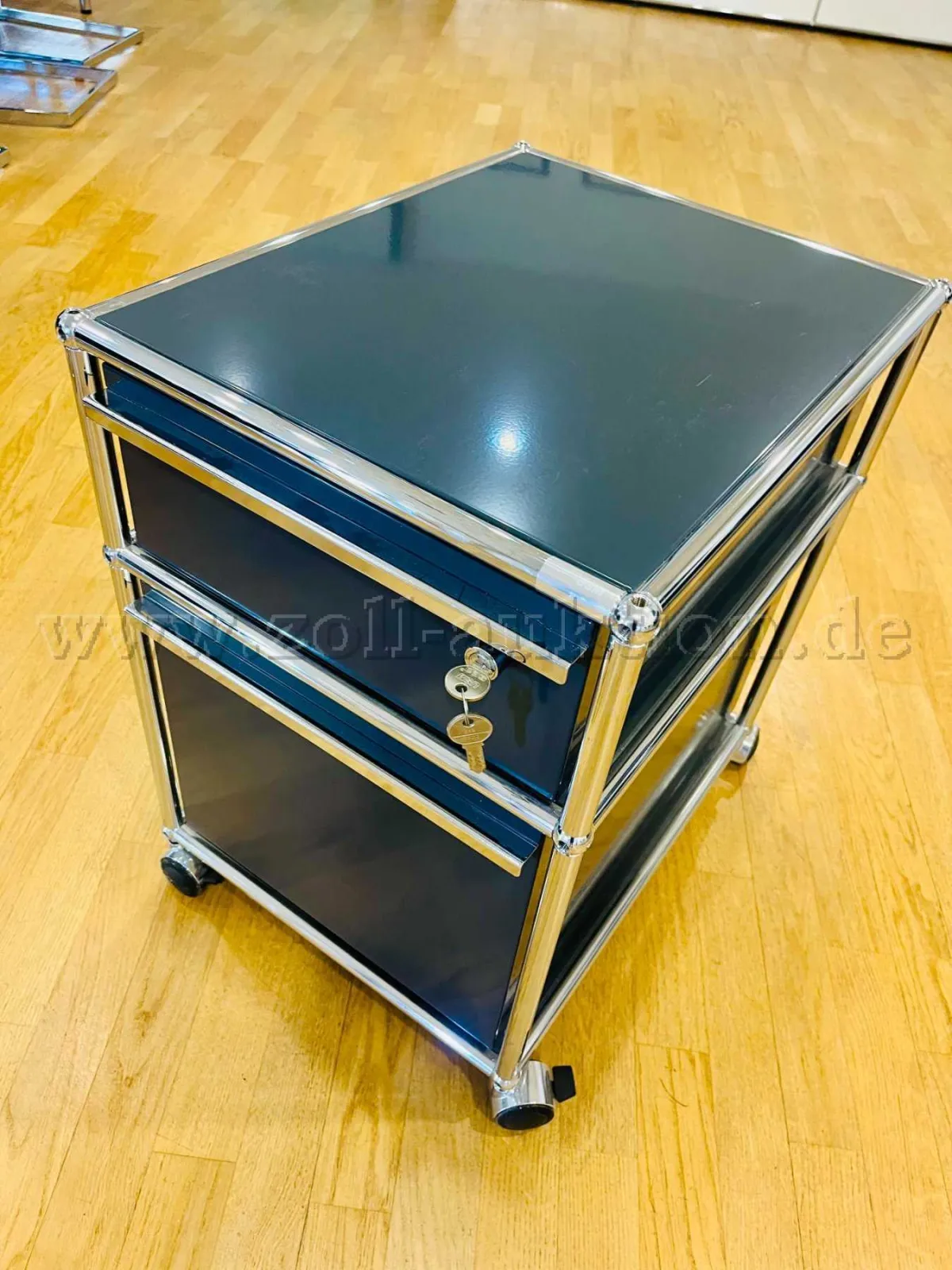 1 USM Rollcontainer