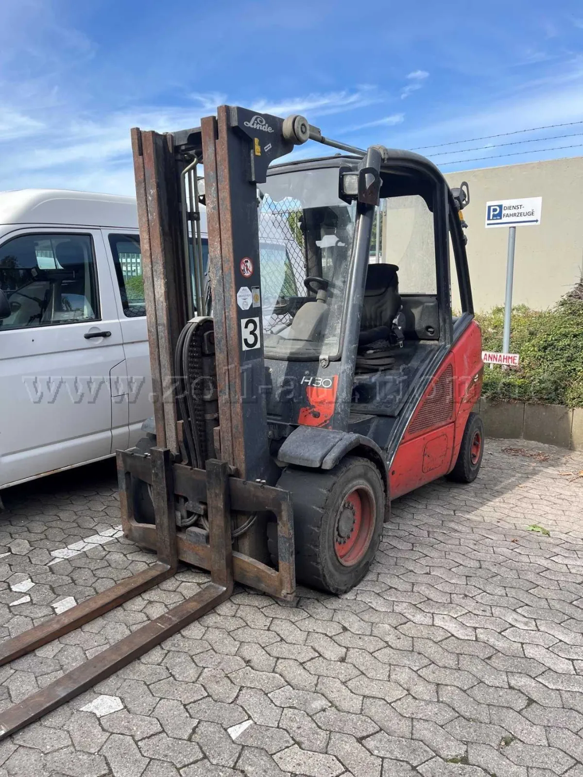1 Chariot élévateur Linde H 30/D