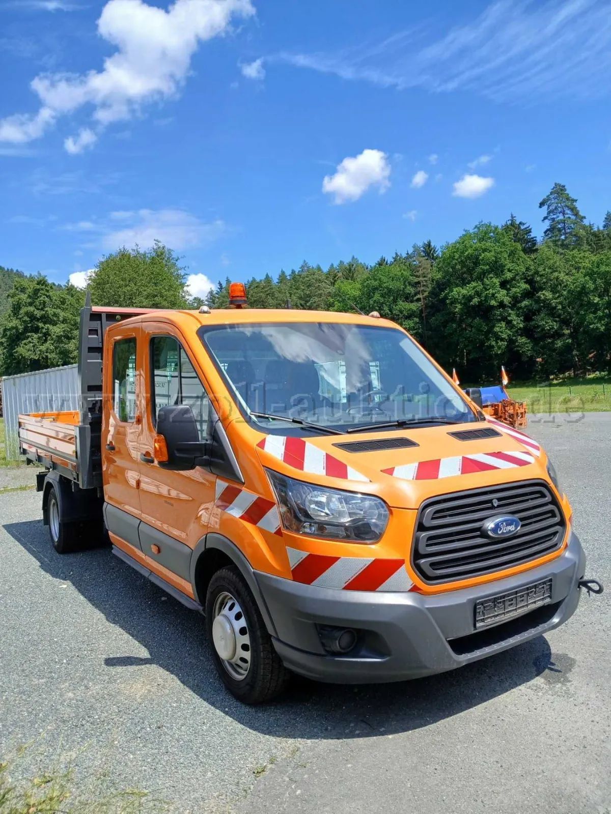 1 FORD Transit tipper truck engine damage