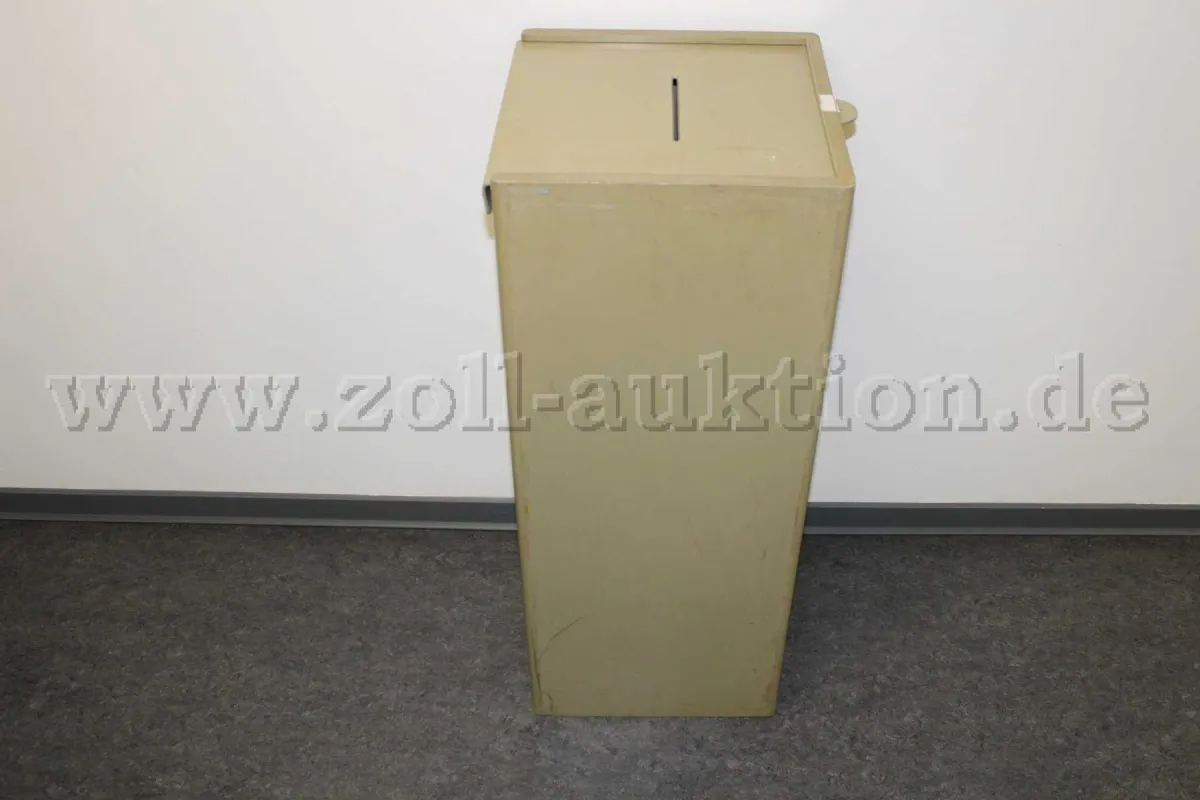 5 urnes électorales