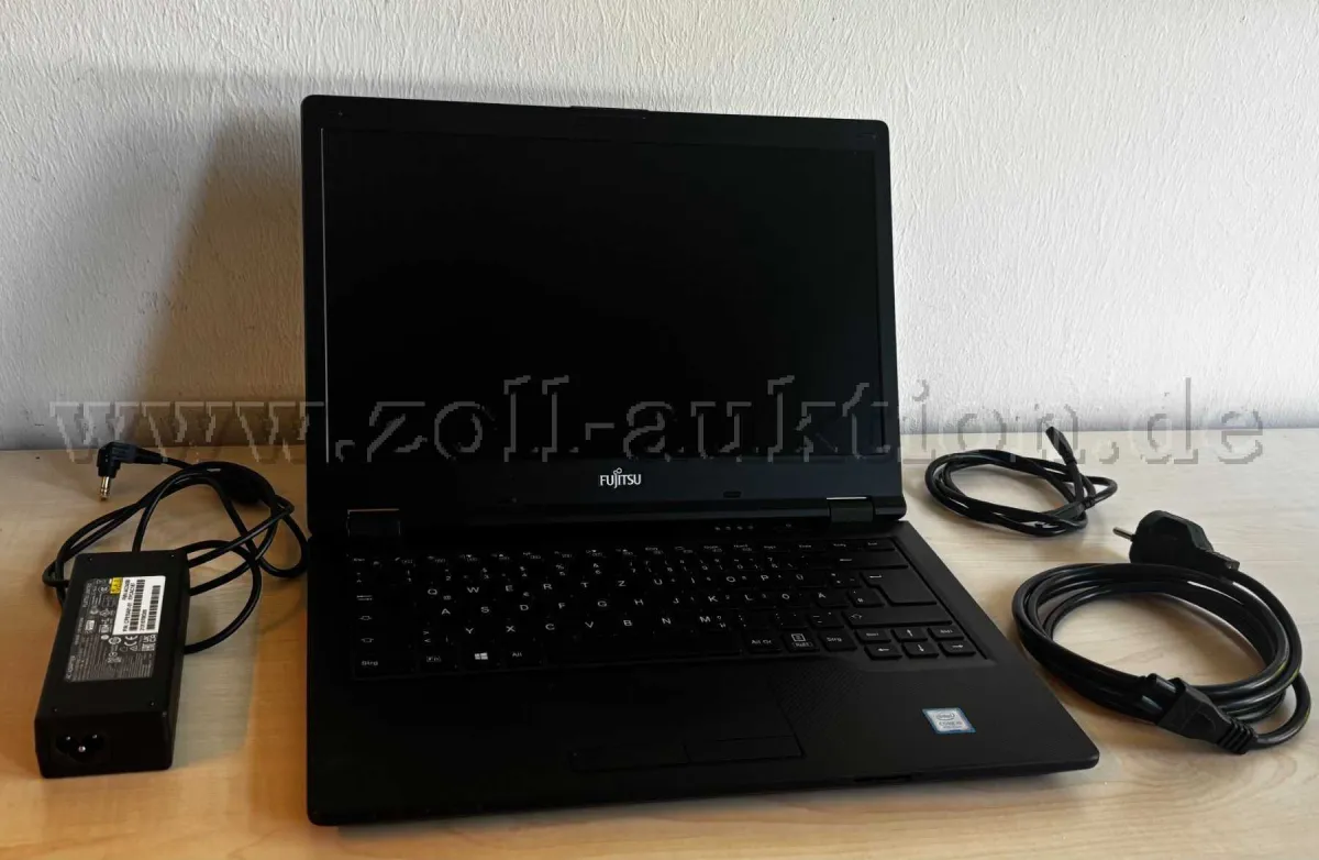 1 Fujitsu Lifebook E549 (14 inch) including docking station