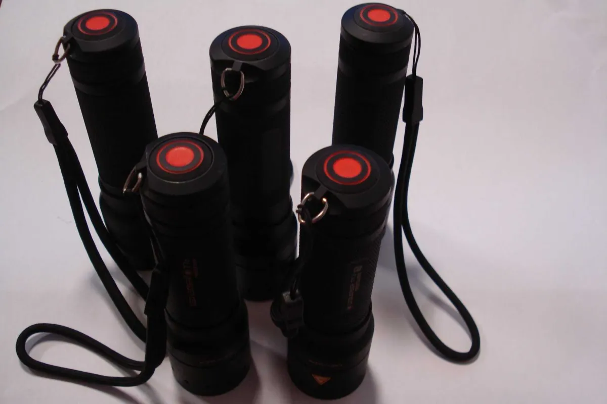 5 latarek LED LENSER T7.²