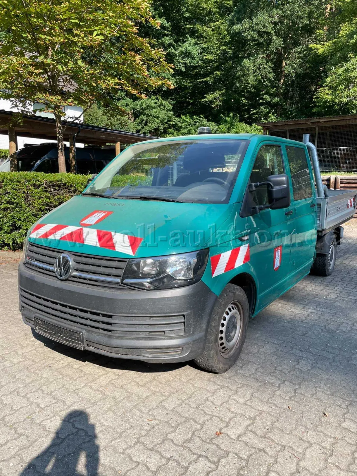 1 flatbed van - Volkswagen T6 Double cab, defective