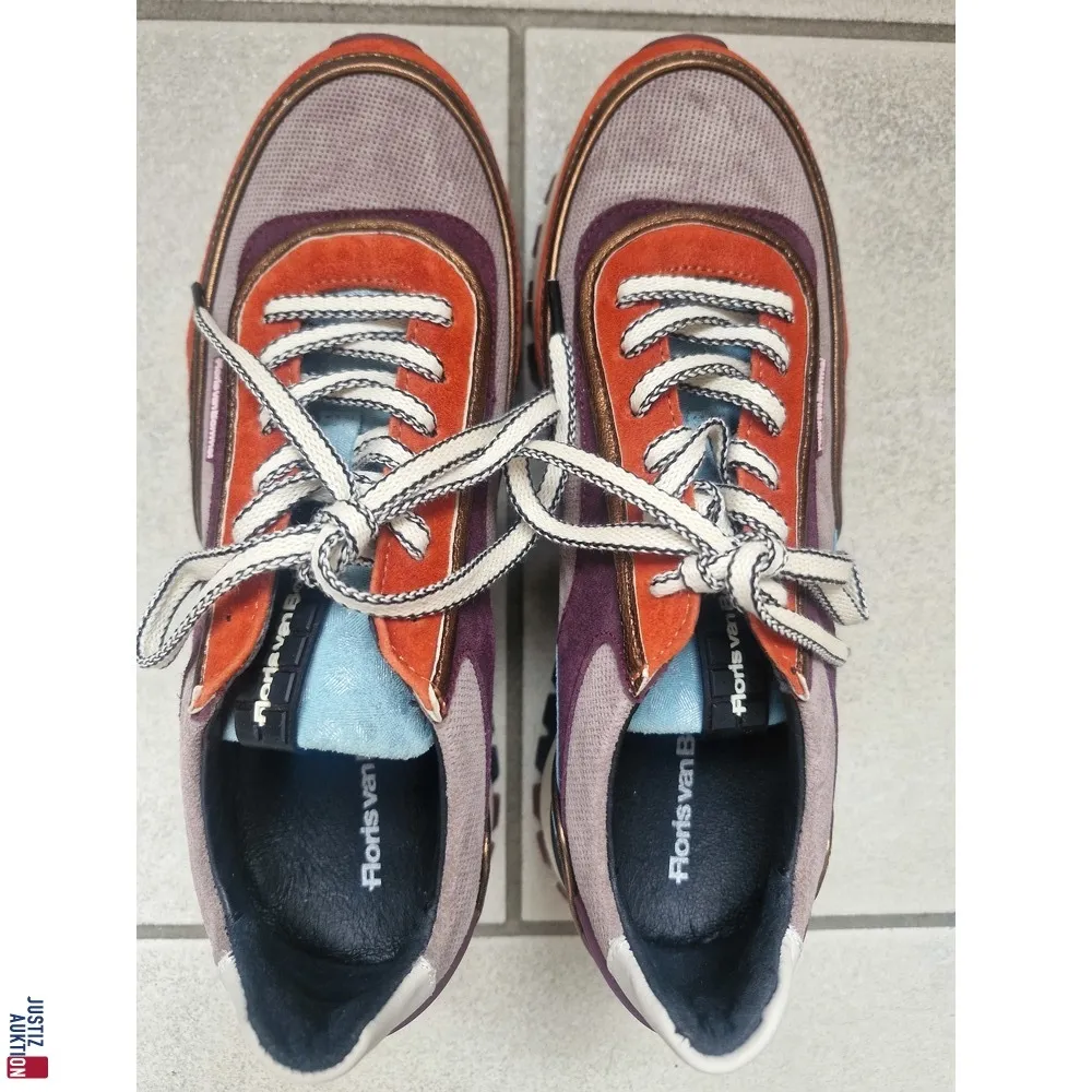 NEUF Baskets taille 37 Floris van Bommel