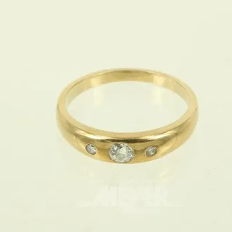 Damenring mit 3 Brillanten von ges. ca. 0,2ct